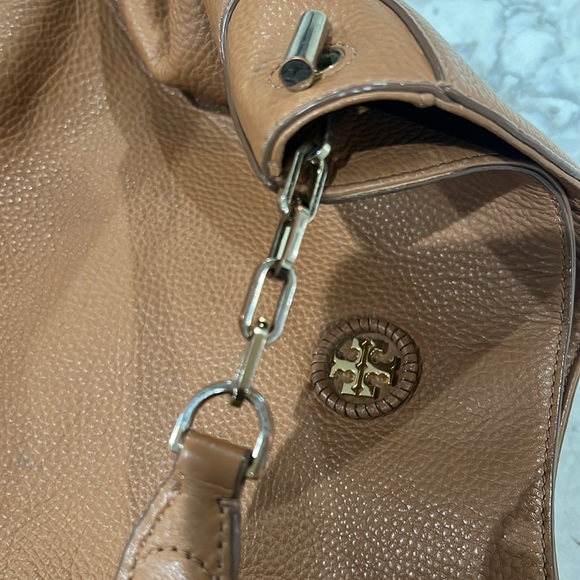 Tory Burch Tan Pebbled Leather Hobo Bag - Picture 7 of 11